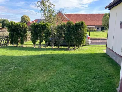 Ein Garten an der Unterkunft Bungalow, Nähe Ilsenburg und Wernigerode