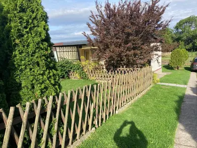 Ein Garten an der Unterkunft Bungalow, Nähe Ilsenburg und Wernigerode