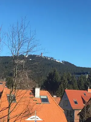 Ein allgemeiner Bergblick oder ein Berglick von der Ferienwohnung aus