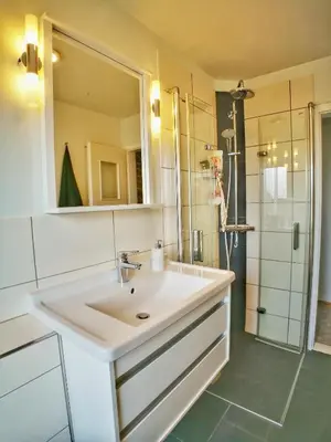 Ein Badezimmer in der Unterkunft Ferienwohnung Goslar - Georgenberg / Entspannen im Harz / Mittendrin