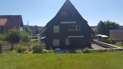 Das Gebäude in dem sich die Ferienwohnung befindet