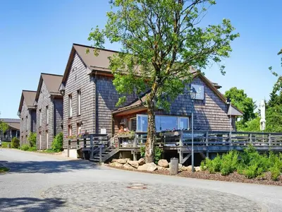 Das Gebäude in dem sich das Ferienhaus befindet