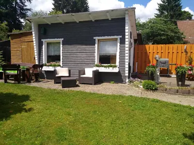 Ein Garten an der Unterkunft Gästehaus Wetzel