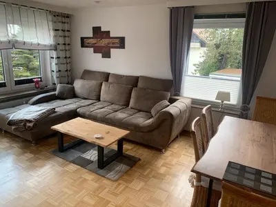 Ein Sitzbereich in der Unterkunft Ferienwohnungen Kolsdorf A