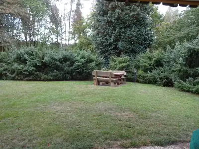 Ein Garten an der Unterkunft Ferienwohnung Kurparkblick