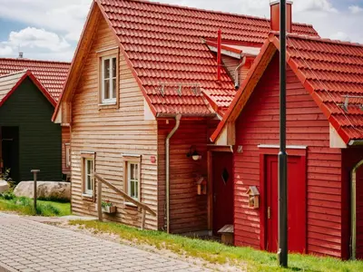 Das Gebäude in dem sich das Ferienhaus befindet