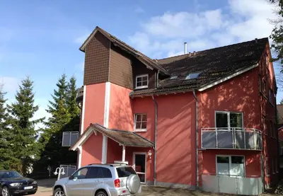 Das Gebäude in dem sich die Ferienwohnung befindet