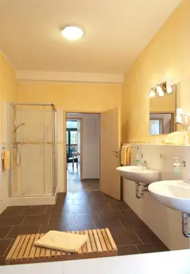 Ein Badezimmer in der Unterkunft ASGARD Ferienwohnungen