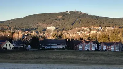 Ein allgemeiner Bergblick oder ein Berglick von der Ferienwohnung aus
