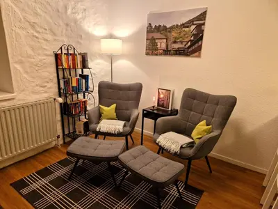 Ein Sitzbereich in der Unterkunft Galeriewohnung Ritter Ramm, Altstadtjuwel mit kostenlosem Parkplatz und Terrasse