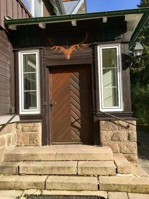 Das Gebäude in dem sich die Ferienwohnung befindet