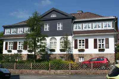 Das Gebäude in dem sich die Ferienwohnung befindet