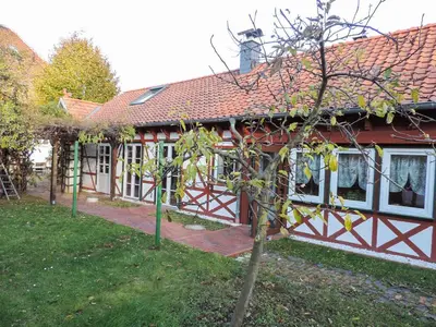 Ein Garten an der Unterkunft Stilvolles Ferienhaus Artdeco