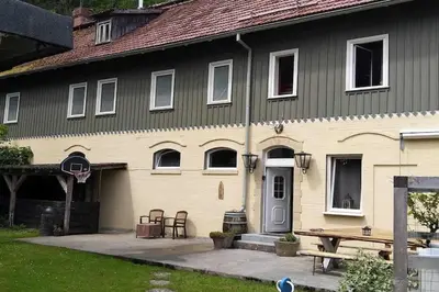 Das Gebäude in dem sich die Ferienwohnung befindet