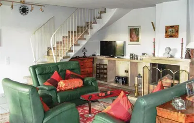 TV/Unterhaltungsangebot in der Unterkunft 3 Bedroom Beautiful Apartment In E-38644 Goslar
