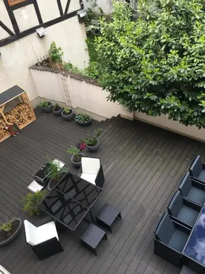Ein Garten an der Unterkunft Stieg 1