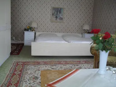 Ein Sitzbereich in der Unterkunft Hotel Richthofen