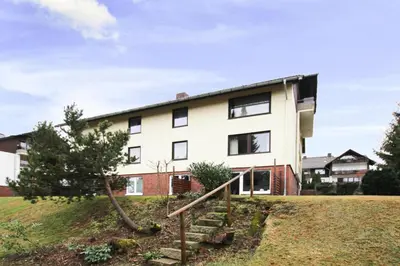 Das Gebäude in dem sich die Ferienwohnung befindet