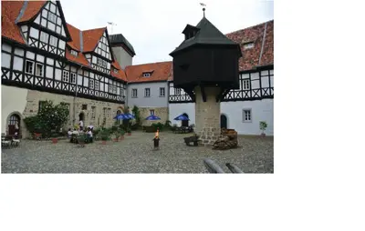 Ein Garten an der Unterkunft Adelshof Quedlinburg