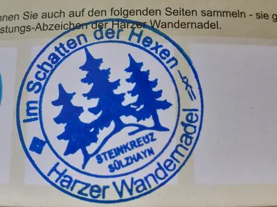 Ein Zertifikat, Auszeichnung, Logo oder anderes Dokument, das in der Unterkunft Ferienhaus am Riesenberg ausgestellt ist