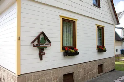 Das Gebäude in dem sich die Ferienwohnung befindet