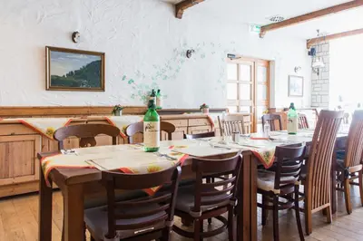Ein Restaurant oder anderes Speiselokal in der Unterkunft Altwernigeröder Apparthotel