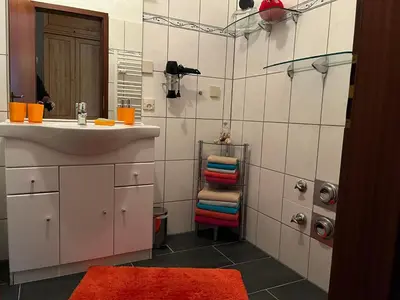 Ein Badezimmer in der Unterkunft Der Falkenhorst