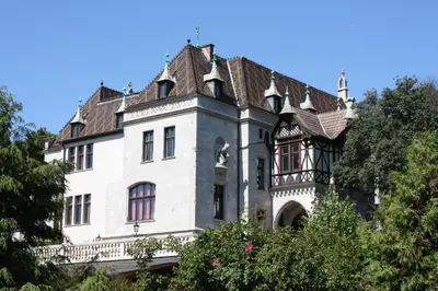 Das Gebäude in dem sich das Hotel befindet