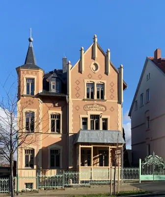 Das Gebäude in dem sich die Ferienwohnung befindet
