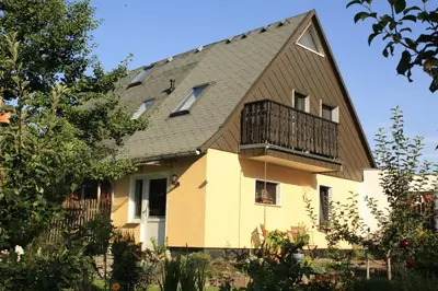 Das Gebäude in dem sich die Ferienwohnung befindet