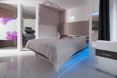 Ein Bett oder Betten in einem Zimmer der Unterkunft Boutique-Hotel UPGRADE #HarzDesignHotel #DesignUpgradeWernigerode #BoutiqueStayHarz