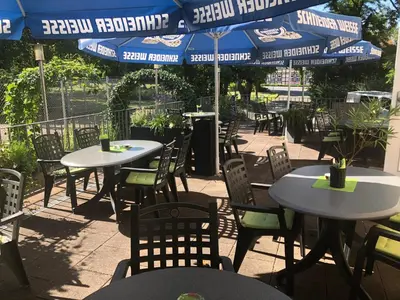 Ein Restaurant oder anderes Speiselokal in der Unterkunft Adam`s Schützenhof
