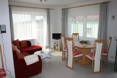 Ein Sitzbereich in der Unterkunft Ferienhaus Grimm