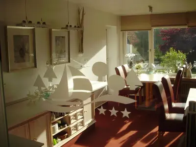 Ein Sitzbereich in der Unterkunft Hotel Garni Waldsegler