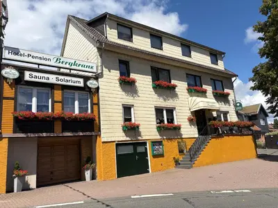 Das Gebäude in dem sich die Pension befindet