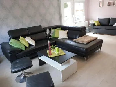 Ein Sitzbereich in der Unterkunft Skibbi`s Ferienhaus an der Sonnenloipe in Friedrichsbrunn