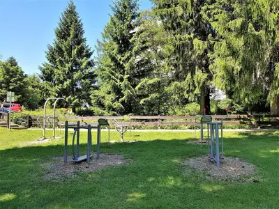 Ein Kinderspielbereich in der Unterkunft Grossdorf Ferienwohnung Waldsuite im Harz