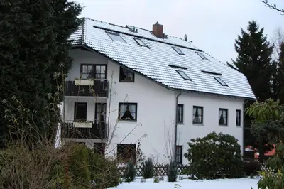 Das Gebäude in dem sich die Ferienwohnung befindet