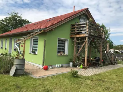 Das Gebäude in dem sich die Ferienwohnung befindet