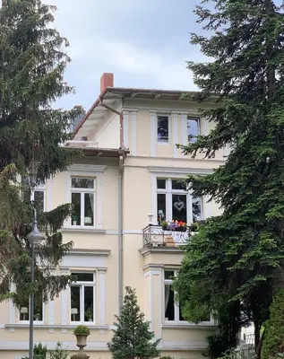 Das Gebäude in dem sich die Ferienwohnung befindet