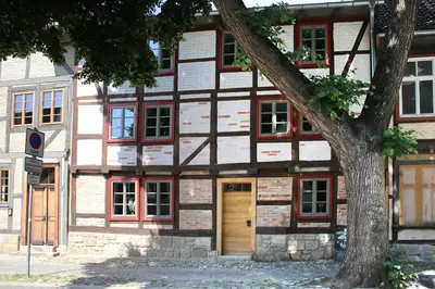 Das Gebäude in dem sich die Ferienwohnung befindet