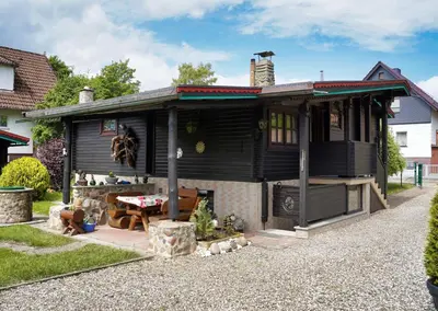 Das Gebäude in dem sich die Ferienwohnung befindet