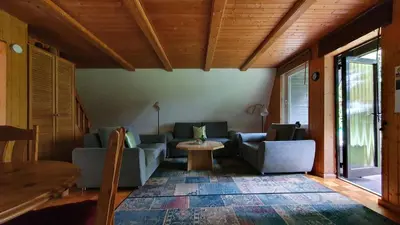 Ein Sitzbereich in der Unterkunft Finnhaus Neubauer
