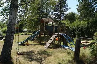 Ein Kinderspielbereich in der Unterkunft Das kleine Haus