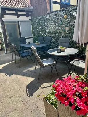 Ein Patio oder anderer Außenbereich in der Unterkunft Altstadt-Hotel Gosequell