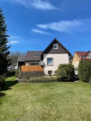 Das Gebäude in dem sich das Ferienhaus befindet
