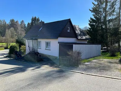 Das Gebäude in dem sich das Ferienhaus befindet
