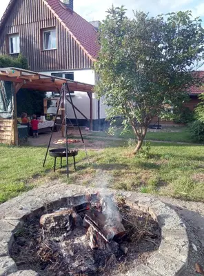 Ein Garten an der Unterkunft Haus Löwenzahn