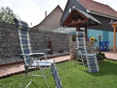 Ein Garten an der Unterkunft Schöne Ferienwohnung in Veckenstedt