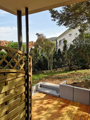 Ein Garten an der Unterkunft Harzfeuer Bergblick